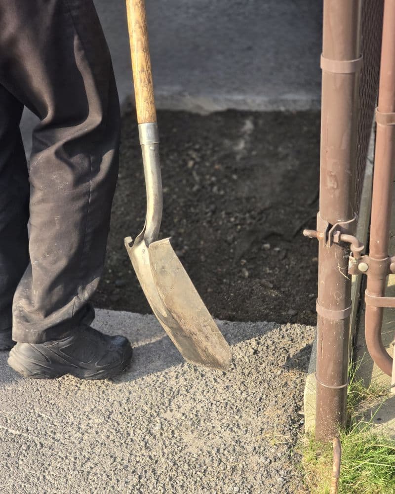 Préparation et coupe de l'asphalte avant réparation
